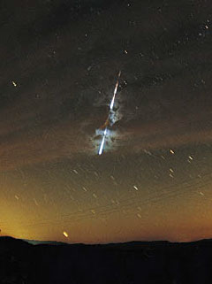 Un b&ograve;lid creuant el cel